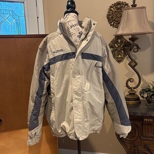 Columbia hood performance jacket zipper and snap closure in Gray Cream and Tan
